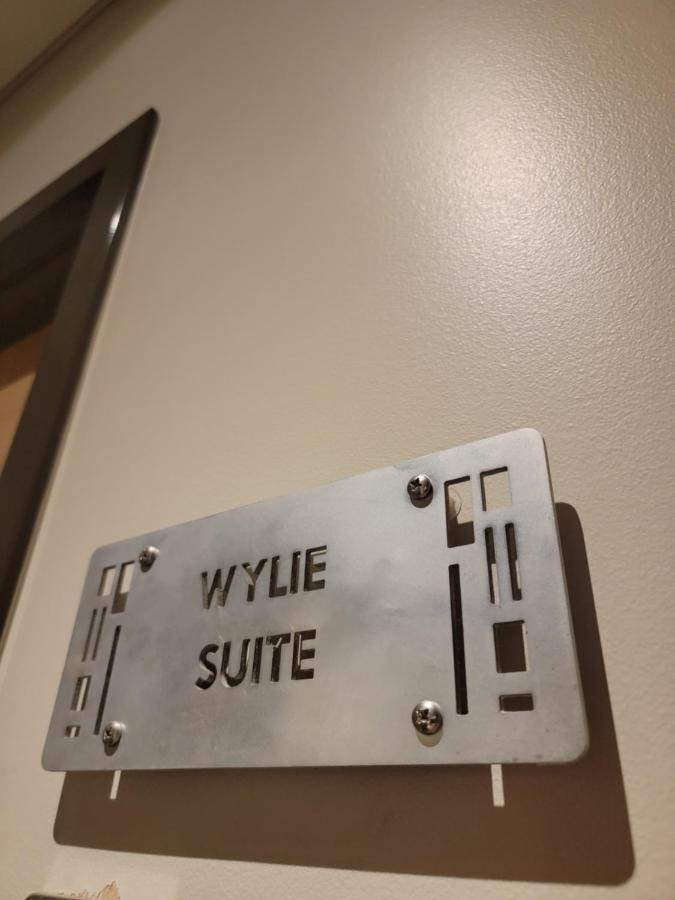 Suites At 118 Блумингтон Экстерьер фото