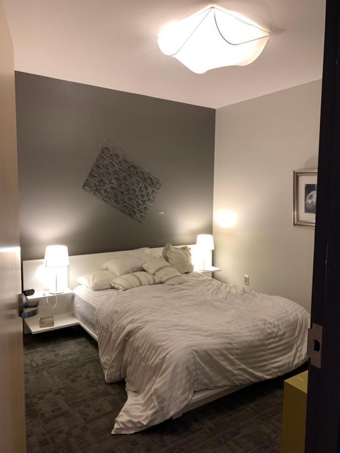 Suites At 118 Блумингтон Экстерьер фото